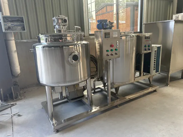 Tanque pasteurizador por lotes con caja de control