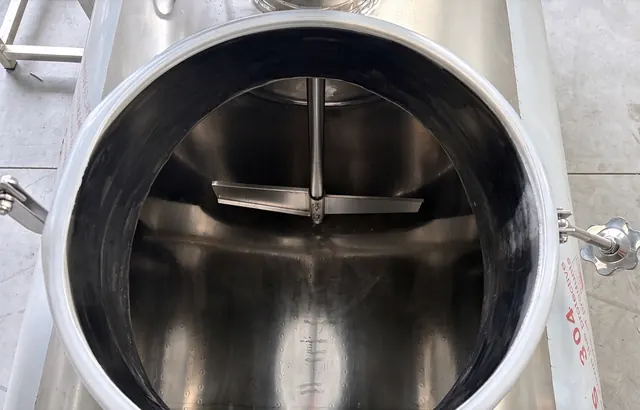 Interior del tanque y agitador